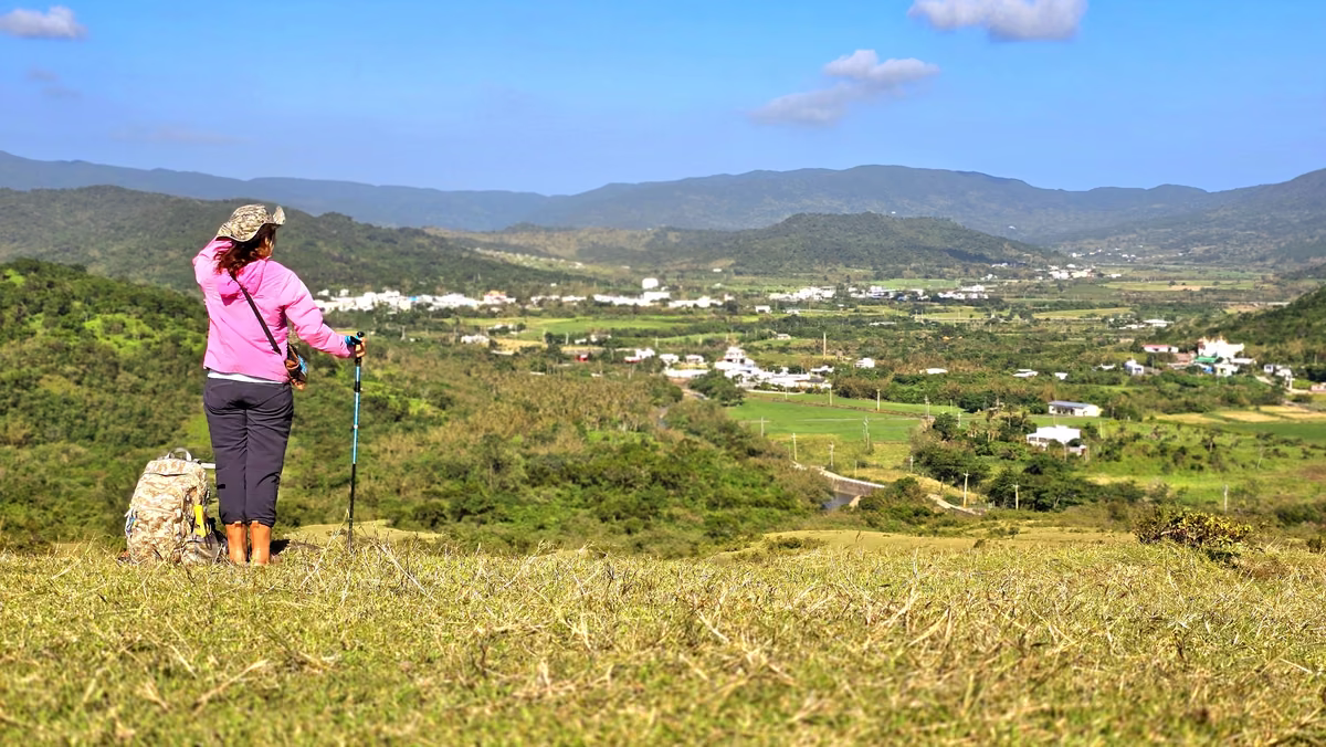 恆春半島草原山林與海岸風景
