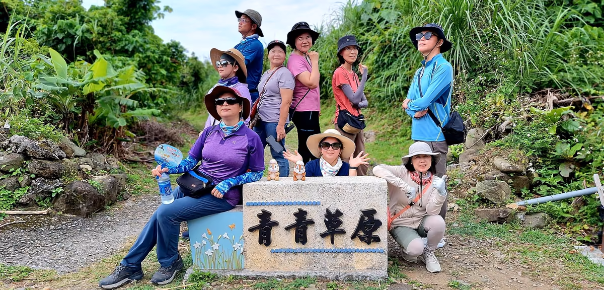 蘭嶼山海交會的徒步景觀
