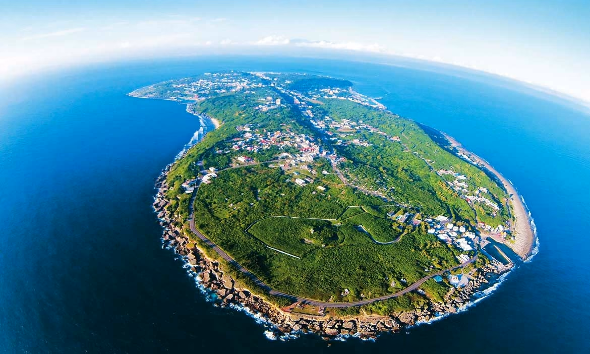 花瓶岩海岸珊瑚礁地形景觀